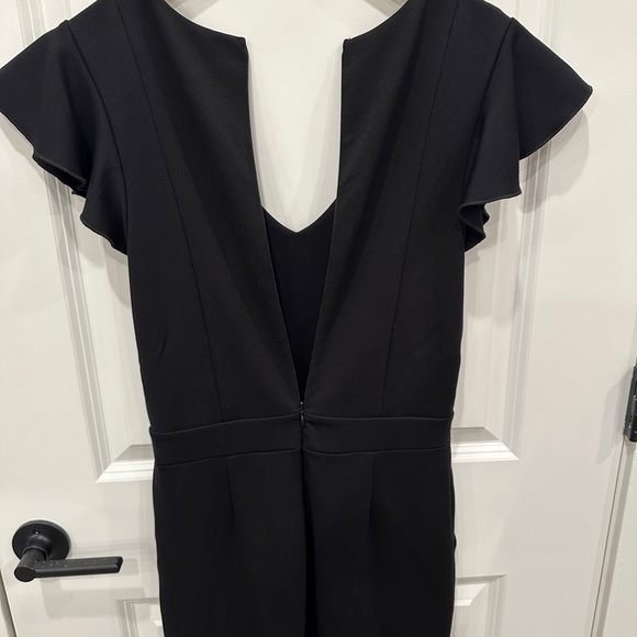 Evereve Nellie Flutter Jumpsuit - Picture 7 of 11